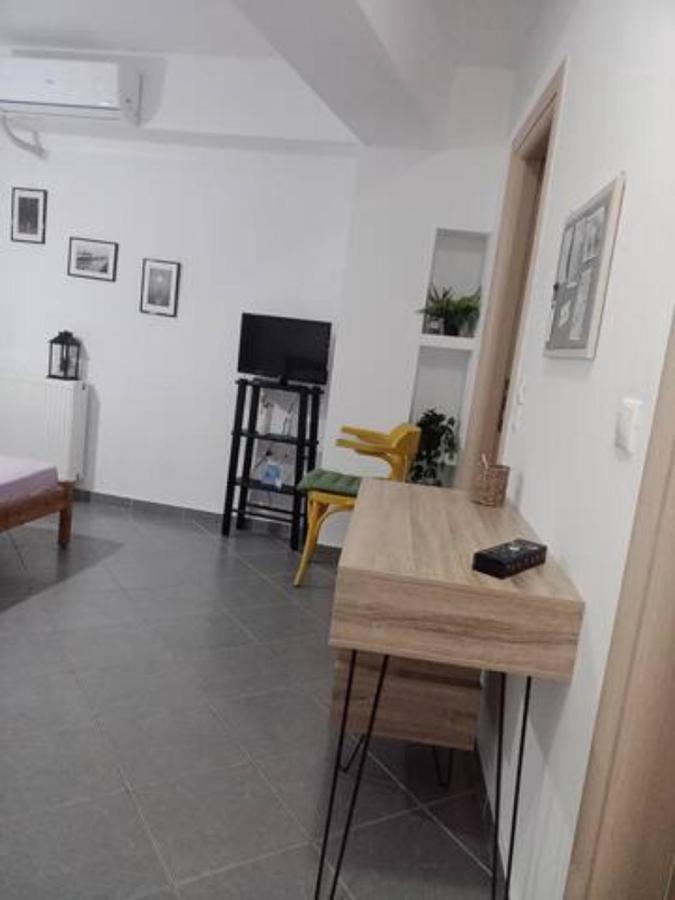 Makis Rooms C Missolonghi Exterior photo